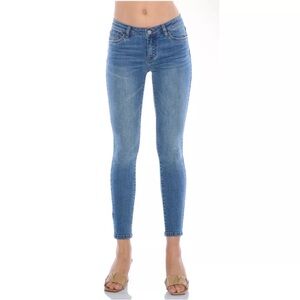 Prosperity Jeans High Rise. Medium Wash. Stretch NWT. Size 29.